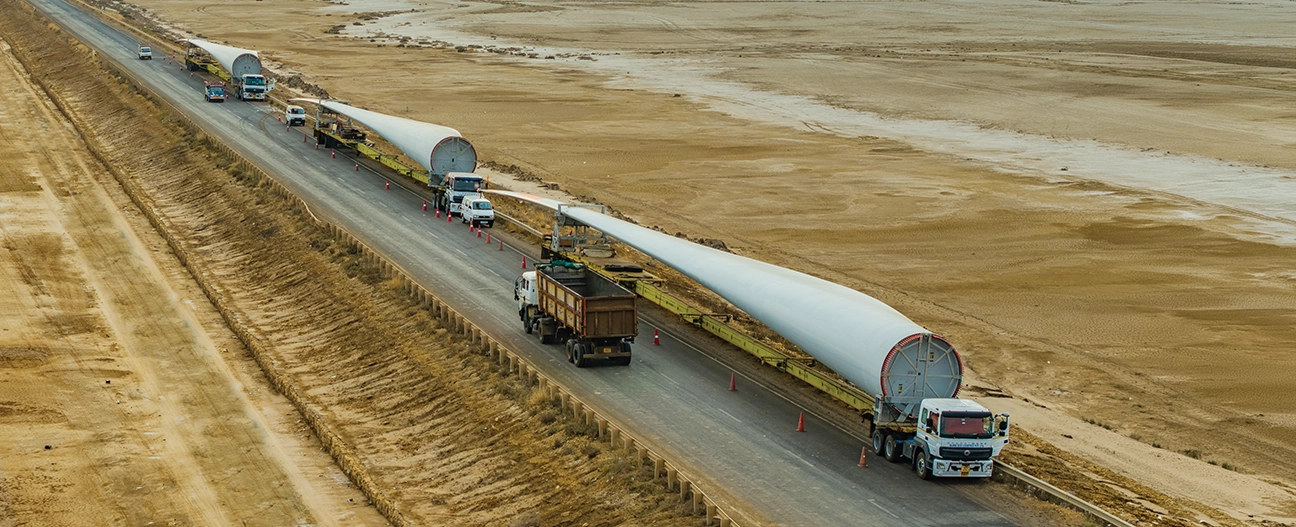 Khavda, Gujarat - wind-turbine blade transport convoy